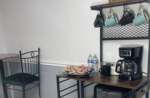 Jacksonville House | Entire Cozy home/sleeps 5/near downtown