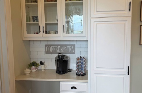 Bedford House | Entire home with mountain views and a Hot tub in the Town of Bedford