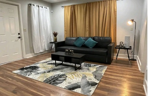 Pittsburgh Apartment | Entire Renovated 1Bed Apt Beltline Downtown Airport