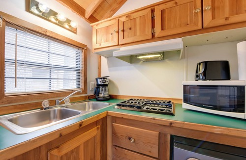 Waynesville Apartment | Escape to Blue Ridge Mtns! Studio w/Resort Perks