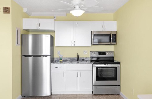 South Island Apartment | Estero Beach and Tennis PH2