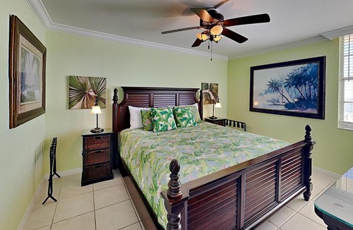 South Island Apartment | Estero Beach & Tennis 805A