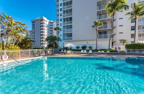 South Island Apartment | Estero Beach & Tennis 507A, 1 BR, Sleeps 4, Heated Pool, Elevator