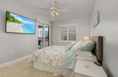 South Island Apartment | Estero Cove 523 - Beautifully Updated! condo