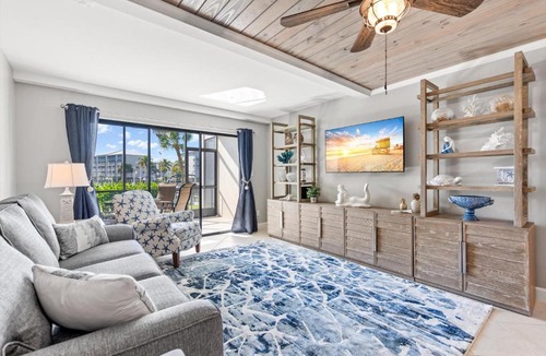 South Island Apartment | Estero Yacht & Racquet 215