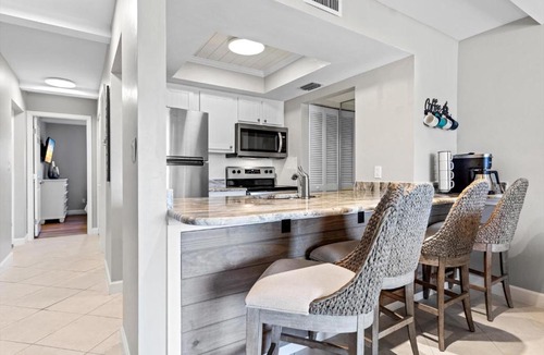South Island Apartment | Estero Yacht & Racquet 215