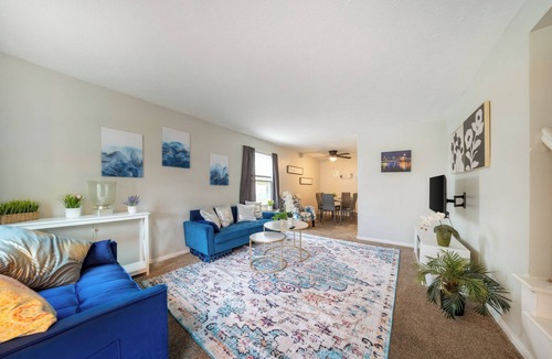 Euclid House | Euclid Eclipse! 3 bedroom 1 bath w/king bed, up to 7 guests