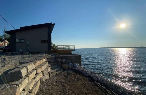 Rossmore House | Executive Prince Edward County Waterfront Chalet - New Build