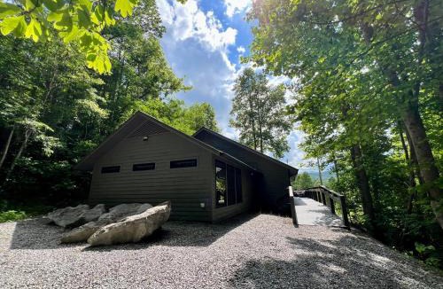 Gatlinburg House | Experience luxury at Smoky Mountain Hideaway, just 5 miles from downtown Gatlinburg