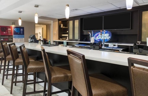 Savannah House | Explore Orlando Vineland Premium Outlets! 3 Comfortable Units, Free Parking