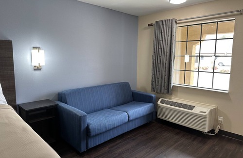 Hartselle Hotel | Express Inn & Suites