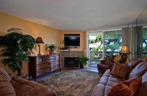 Townsite Condo | Exquisitely Remodeled Beachside Condo W/Whitewater Views
