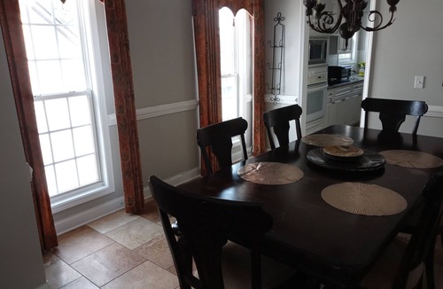 Town Center House | Fabulous 5BR Home in upscale neighborhood