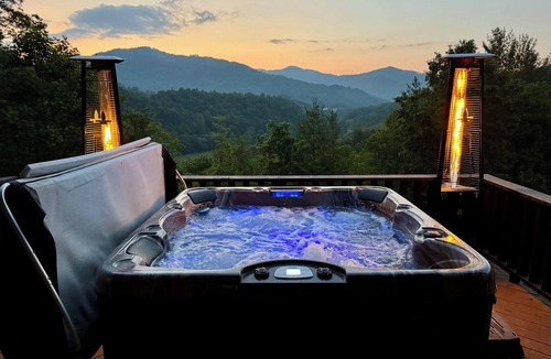 Burnsville Cabin | Fainting Goats! & Epic Views- Luxe Mountaintop Cabin near Asheville, NC