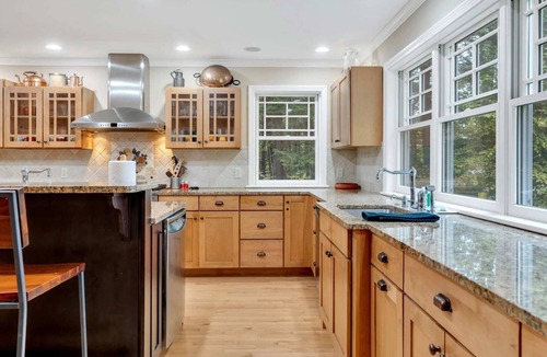 Quechee House | Fairbanks Haven House with Hot Tub & Infrared Sauna