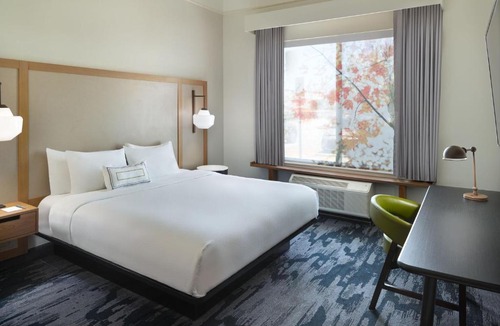 Locust Grove Hotel | Fairfield Inn & Suites Locust Grove I-75 South