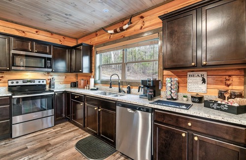 Sevierville Cabin | Family Cabin with Fire Pit, Sauna & Mini Golf!