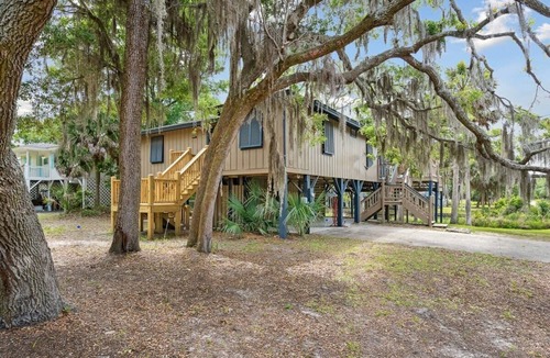 Edisto Island House | Family-Friendly Beach Home with Lagoon Views!