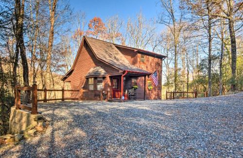 Blairsville House | Family-Friendly Cabin ~ 1 Mile to Hike & Swim!
