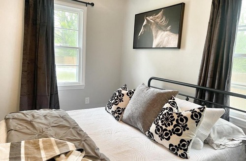 Decatur House | Family-friendly Decatur Oasis