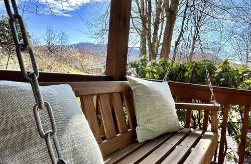Waynesville Cabin | Family Friendly Getaway in a Classic Cozy Log Cabin