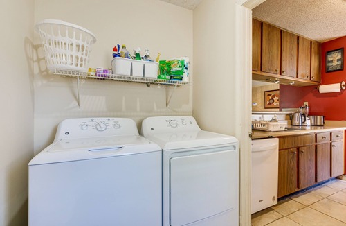 Mobile House | Family-Friendly Mobile Retreat w/Spacious Yard!