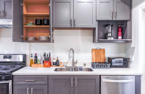 Midway City House | Family-Friendly Modern 3BR Near Disney Sleeps 12 Game Room EV Charger