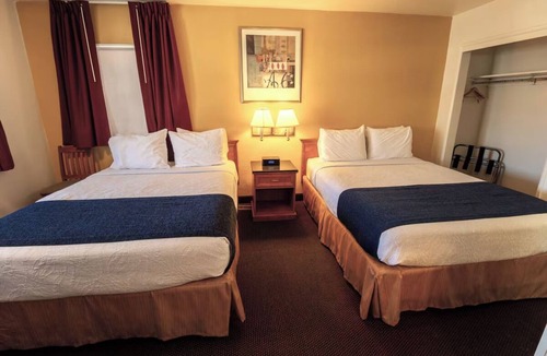 Pendleton Hotel | Family-Friendly Room w/Free Breakfast & Free Parking Near Local Attractions