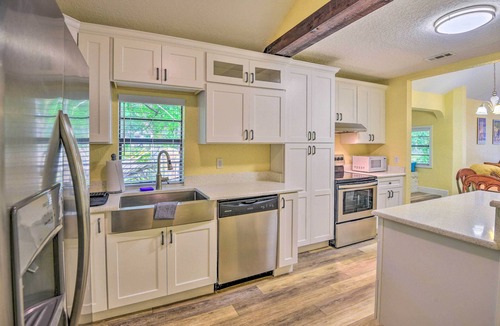 DeLand House | Family Home: Walk to Downtown & Stetson Univ!