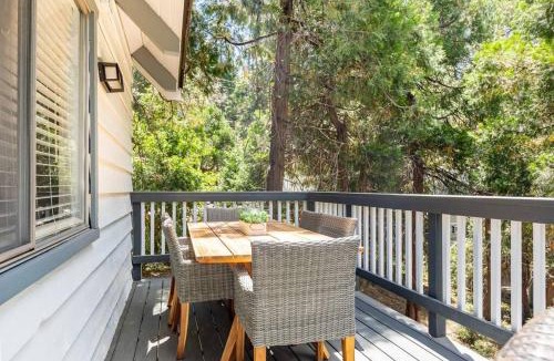 Cedar Glen House | Family Lake Arrowhead Home Sleeps 12 and Gameroom
