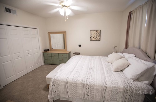 Scenic Gulf Drive Condo | Family/pet friendly, pool on-site, 5 min walk to beach, & popular dinning