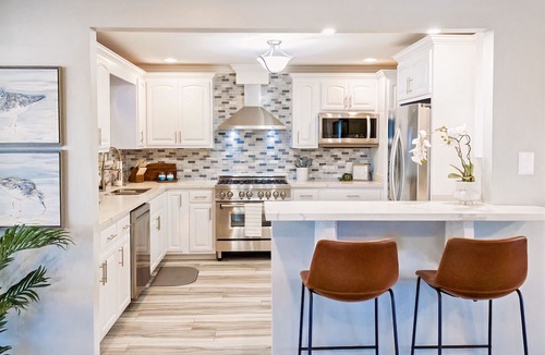 Long Beach House | Family Retreat - Near Beach - Patio - BBQ- Pets OK