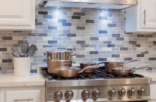 Long Beach House | Family Retreat - Near Beach - Patio - BBQ- Pets OK