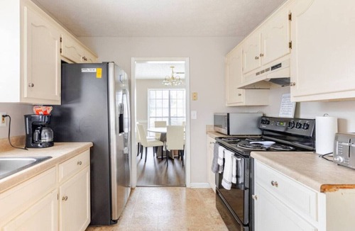 Gunter Afs House | Family & Wellness Retreat Sleeps 8 Near Auburn