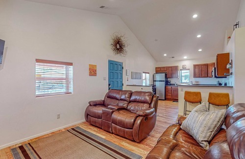 Near North Valley House | Fantastic 3bd/2ba in N. Valley, Garage, near i40