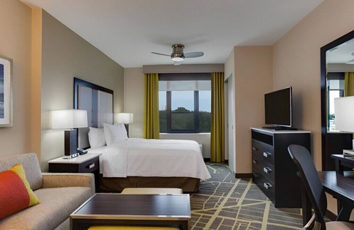 Hitch Village - Fred Wessels Homes House | Fantastic City View Room with Free Hot Breakfast