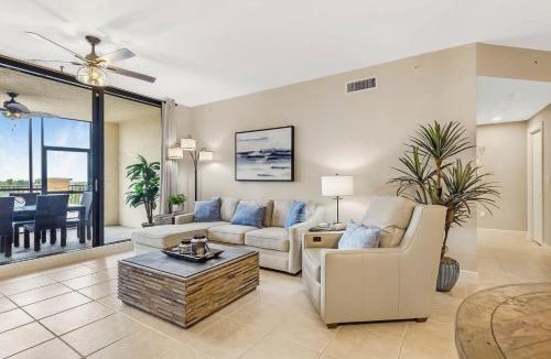 Cape Harbour Apartment | Fantastic Three Bedroom Condo in Cape Coral