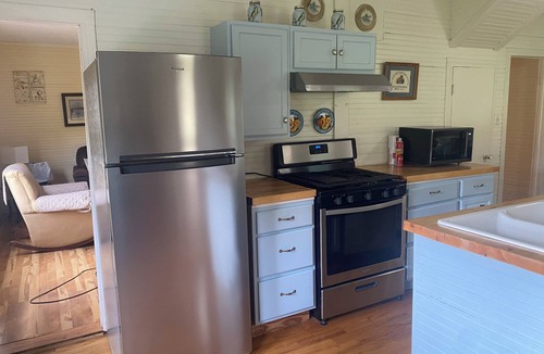 Mount Airy House | Farm house at the Peach Orchard in Mtns - Pet Friendly