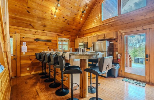 Sevierville Apartment | February Specials 3br-hot Tub-pet Friendly