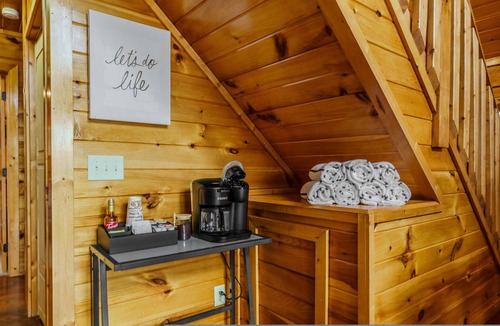 Sevierville Apartment | February Specials 3br-hot Tub-pet Friendly