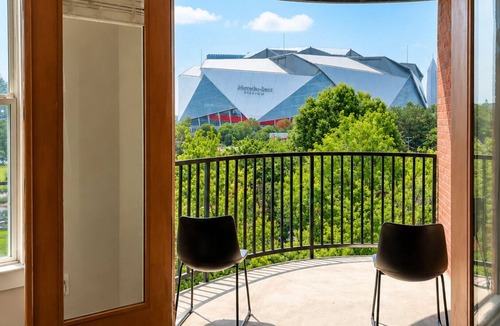 Downtown Atlanta Apartment | MAJOR INTERNATIONAL SPORTING EVENT Atlanta, 1 Block to Mercedes-Benz Stadium, City & Stadium Views,FreeParking