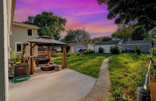 Nokomis House | Fire Pit 8 Mins From airport 10 Mins from MOA