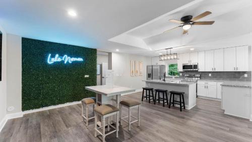 Mooresville House | Fireside Fun by AvantStay
