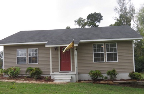 Guntersville Cabin | Fish & Play Lake Guntersville. 2BR/1BA Cabin Covered Boat Parking with Power
