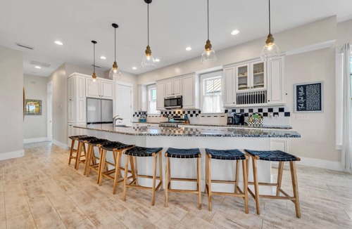 Sunnyside House | Fish & Whistle: Family Beach Retreat on Lake Carillon, w/Interior Updates
