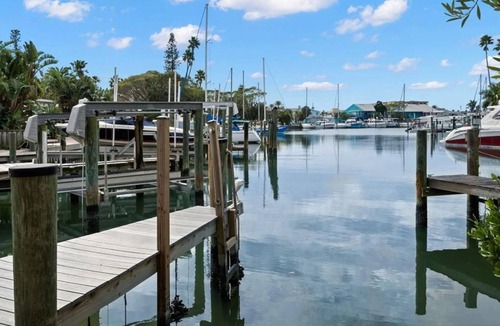 Madeira Beach House | FLAMINGO Flair & WATERFRONT Air-PURE Paradise!