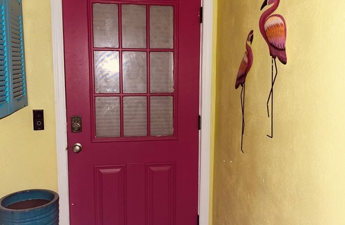 Madeira Beach House | FLAMINGO Flair & WATERFRONT Air-PURE Paradise!
