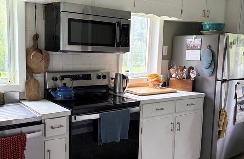 Pittsfield Other | For nature lovers: Charming 2-bedroom farmhouse in beautiful Lanesborough, MA