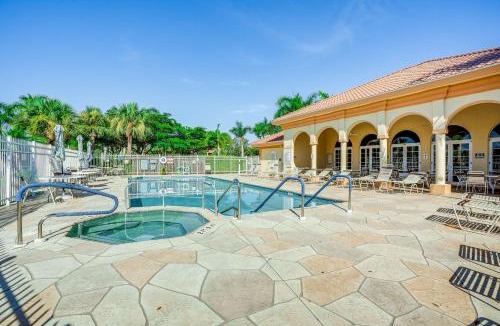 Iona House | Fort Myers Condo: Community Pool + Fitness Center