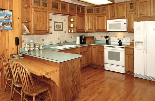 Cosby Cabin | Four Bedroom Cabin in Cosby,TN. Very Private with Beautiful Views of the Smokies